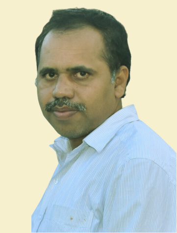 S.M. Haneef guiding students